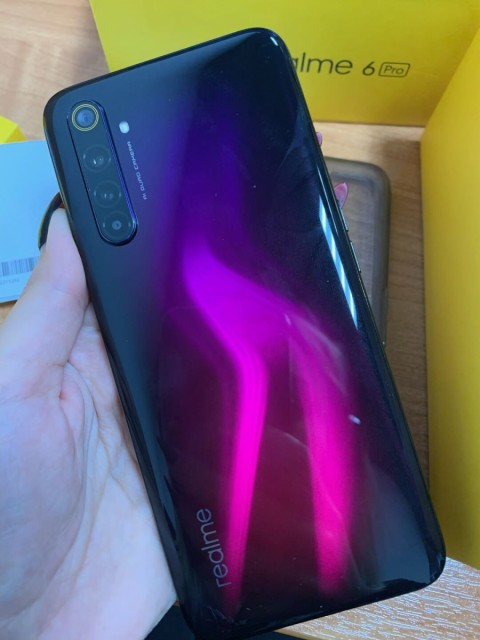 Смартфон Realme 6 Pro