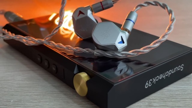 Наверное лучшие проводные наушники с AliExpress: обзор BGVP Melody