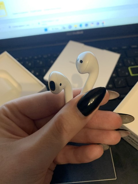 Отзыв на наушники AirPods первого поколения