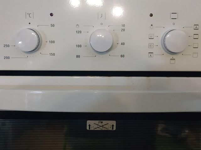 Духовой шкаф Hansa Scandium BOEW 68102 – встраиваемая, с конвекцией и функцией самоочистки