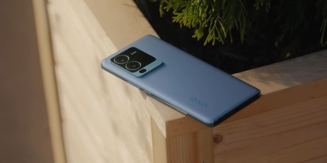 Отзыв на смартфон vivo V25 Pro 5G: хороший смартфон с завышенным ценником