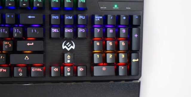 Недорогая механическая клавиатура с поддержкой макрсов: отзыв на Sven KB-G9300
