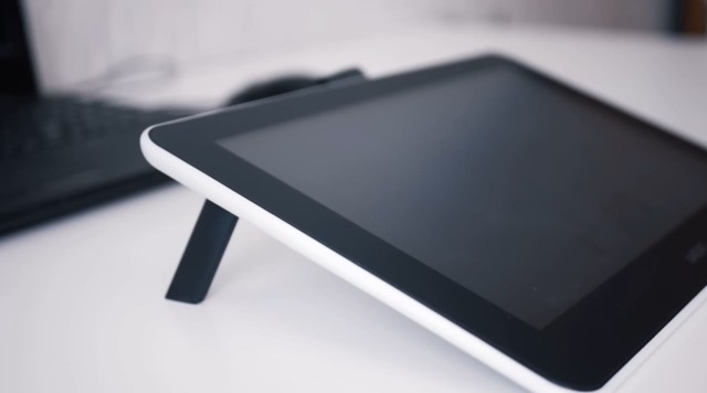 Хороший недорогой графический планшет с экраном: отзыв на Wacom One