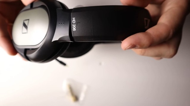 Отзыв на лучшие недорогие наушники Sennheiser HD 206. Доступно, удобно и очень хорошо по звуку