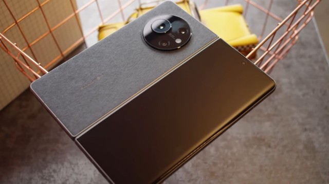 Первый обзор на TECNO Phantom V Fold: классная недорогая «раскладушка» прямиком из Китая