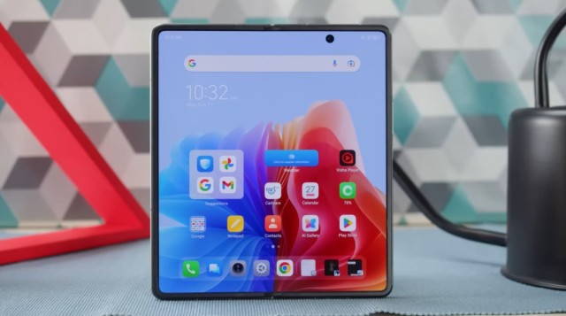 Первый обзор на TECNO Phantom V Fold: классная недорогая «раскладушка» прямиком из Китая
