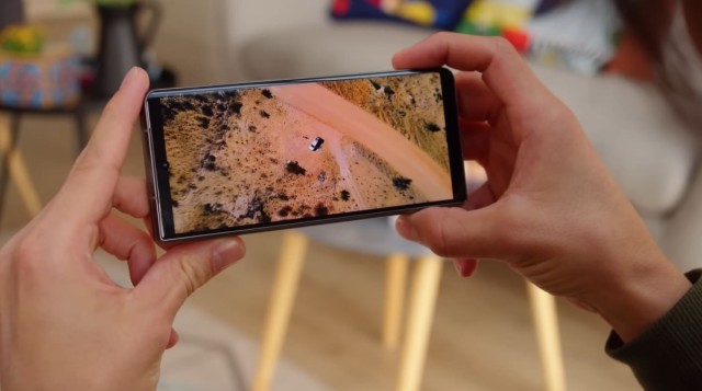 Первый обзор на TECNO Phantom V Fold: классная недорогая «раскладушка» прямиком из Китая