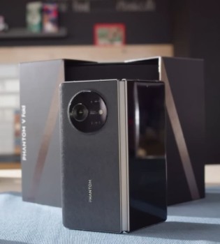 Складной смартфон Tecno Phantom V Fold