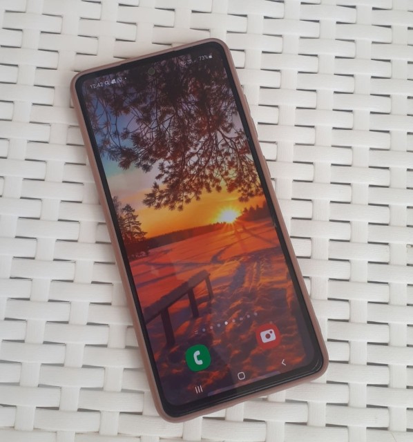 Недорогой, но классный Samsung A52