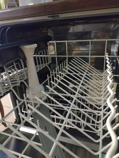 Посудомоечная машина Philips 682 – крупногабаритная встраиваемая техника для большой кухни
