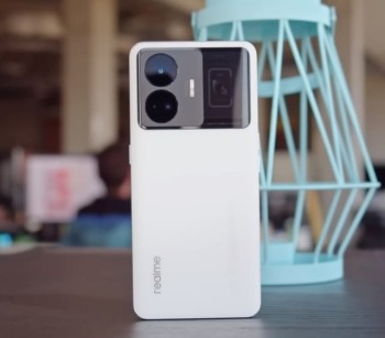 Смартфон realme GT3