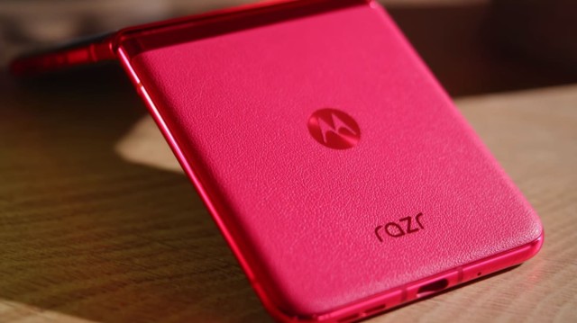 Это лучшая раскладушка! Обзор топового складного смартфона Moto RAZR 40 Ultra