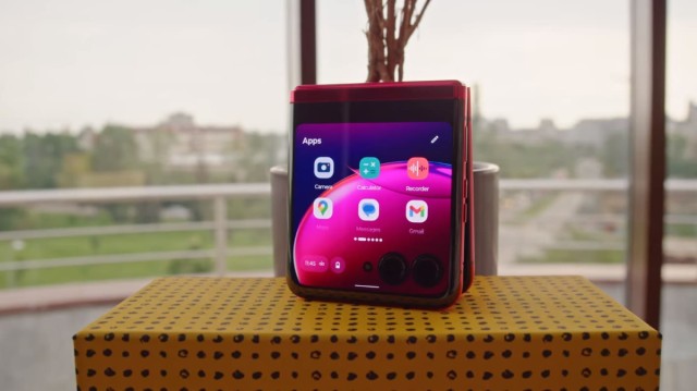 Это лучшая раскладушка! Обзор топового складного смартфона Moto RAZR 40 Ultra