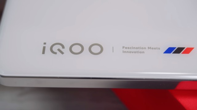 iQOO 12: Стильный Зверь в Мире Смартфонов