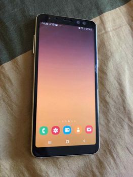 Смартфон Samsung Galaxy A8