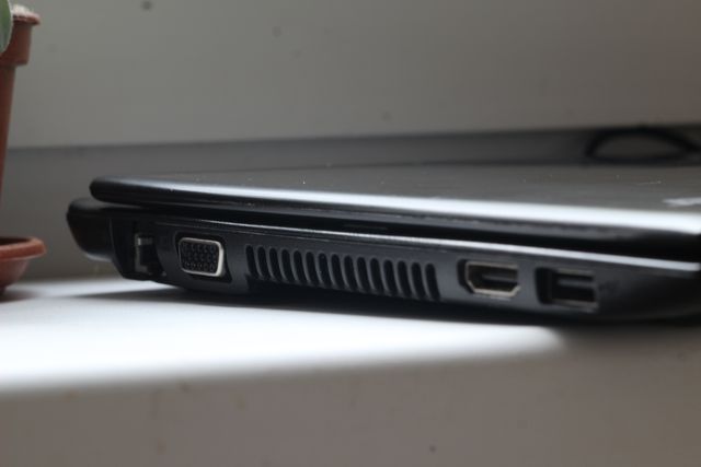 Обзор на Acer TravelMate B-113 E