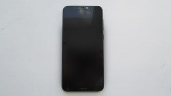 Смартфон Honor 8C