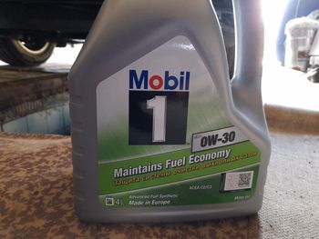 Моторное масло Mobil 1 0W-30