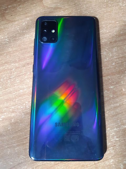 Обзор на среднебюджетник Samsung Galaxy A51