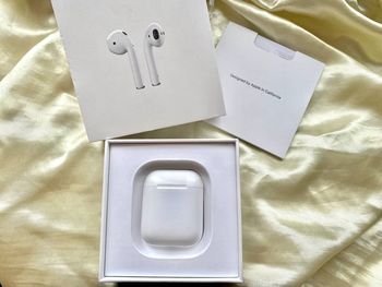 Беспроводные наушники Apple AirPods 2