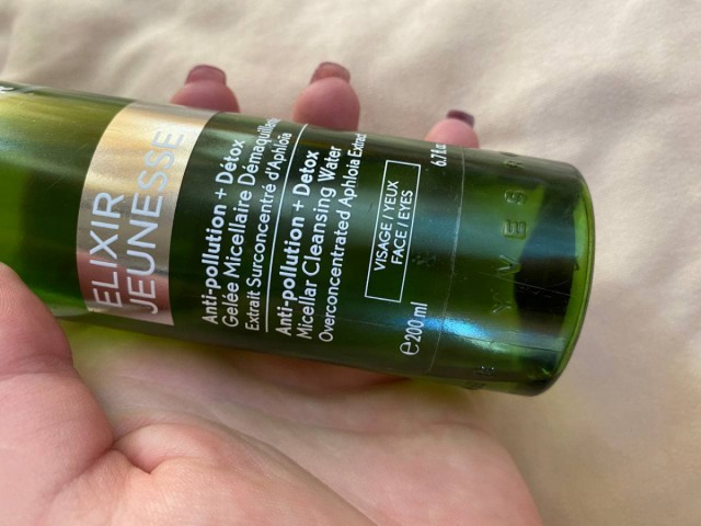 Мицеллярная вода-гель Elixir Jeunesse от французского бренда Yves Rocher: очищение, улучшение состояния, снятие макияжа