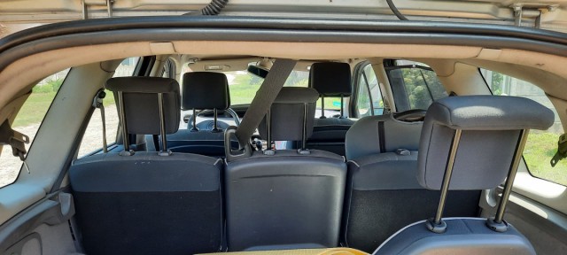 Renault Grand Scenic II – популярный семейный автомобиль.