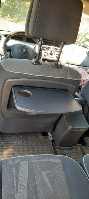 Renault Grand Scenic II – популярный семейный автомобиль.