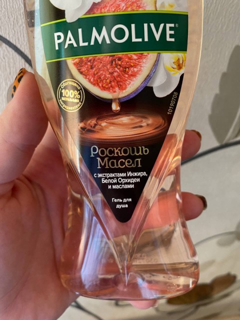 Гель для душа Palmolive «Роскошь масел» с приятным ароматом, консистенций средней густоты и комфортным использованием
