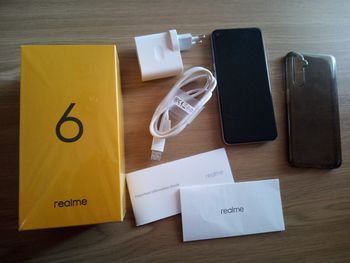 Смартфон Realme 6