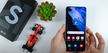 Смартфон Samsung Galaxy S21