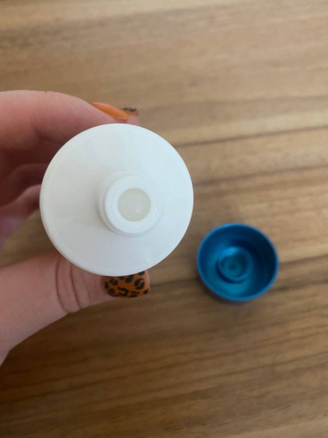 Крем для рук L’Oreal Paris Restoring Hand Serum-Cream – быстрая помощь, восстановление баланса влаги, приятное использование