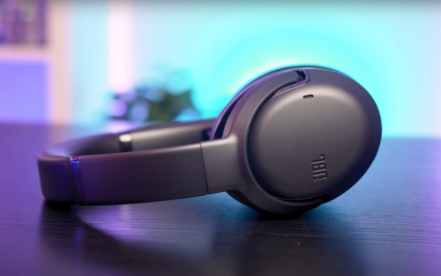 Обзор беспроводных наушников JBL Tour One. JBL без перебора с басом? Так бывает?
