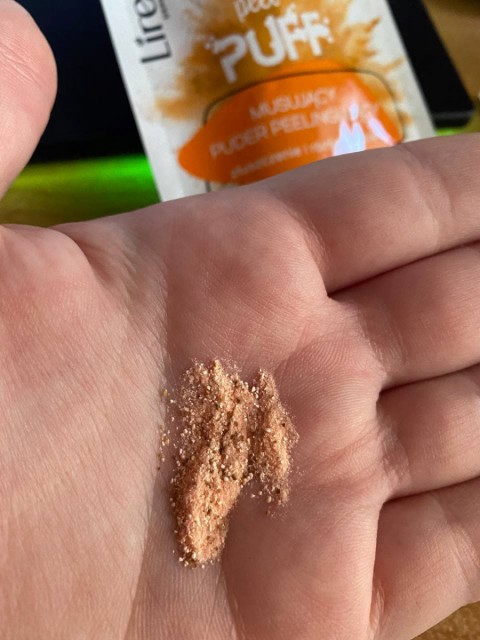 Очищающая отшелушивающая пудра для лица Lirene Sparking Peeling Powder для жирной и комбинированной кожи – удобное очищение кожи лица, придание мягкости, бережный уход