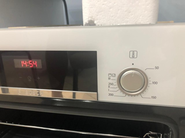 Обзор духового шкафа Bosch HBF554YW0R