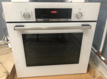 Духовой шкаф Bosch HBF554YW0R