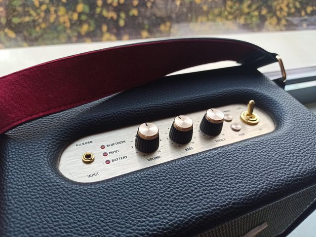Портативная акустика Marshall Kilburn