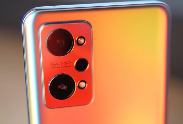 Лучший смартфон 2021 года? Стоит ли покупать realme GT NEO2?