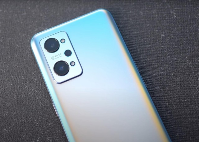 Лучший смартфон 2021 года? Стоит ли покупать realme GT NEO2?
