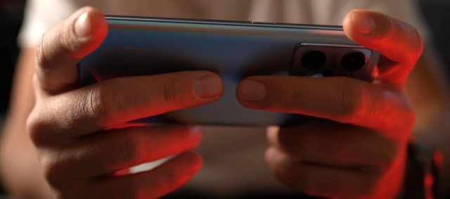 Лучший смартфон 2021 года? Стоит ли покупать realme GT NEO2?