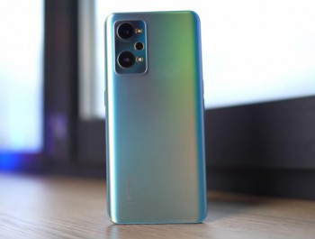 Смартфон realme GT NEO2