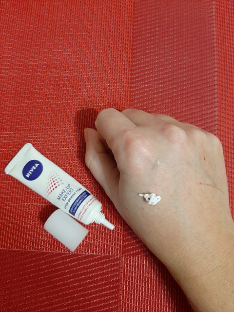 Крем вокруг глаз Nivea Make-up Expert