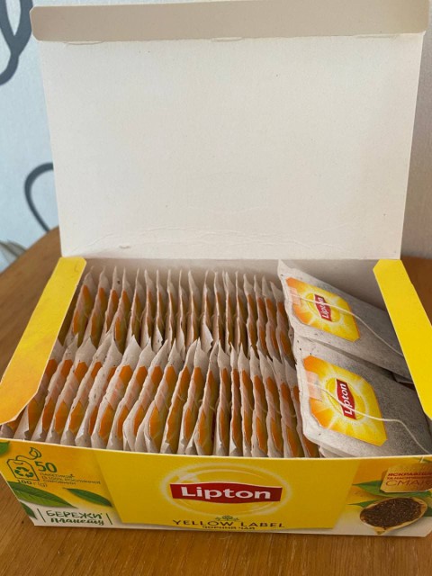 Чай черный Lipton в пакетиках – насыщенный и глубокий вкус, удобная заварка