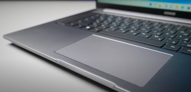 Среднебюджетный офисник с характеристиками топа: Honor MagicBook 16