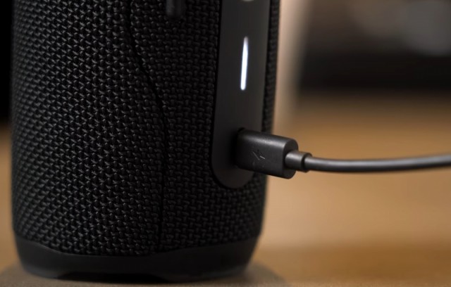 Простая, но хорошая: обзор JBL Flip 6