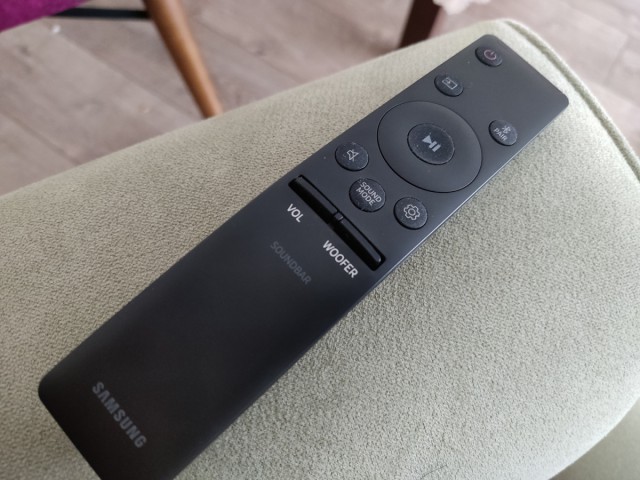 Обзор с живыми фотографиями на саундбар Samsung soundbar A450