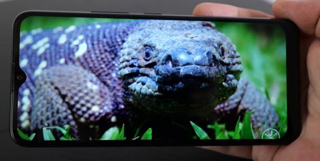 Ультрабюджетный смартфон в условиях кризиса: Itel Vision 2S