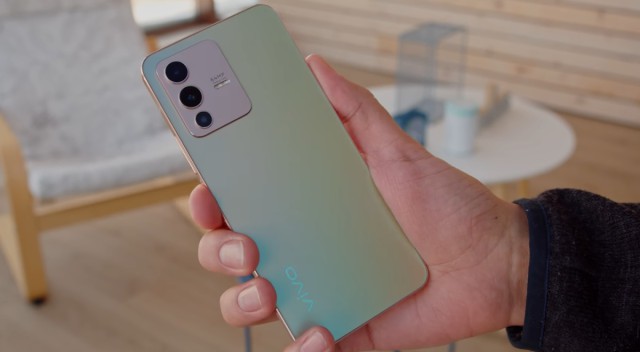 vivo V23 – очень красивый и производительный смартфон, да ещё и с хорошей камерой