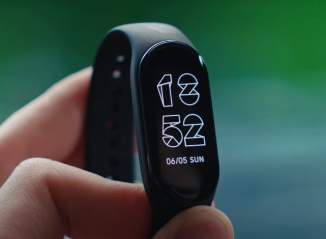 Отзыв на Xiaomi Smart Band 7 или в чем отличия от Mi Band 6?
