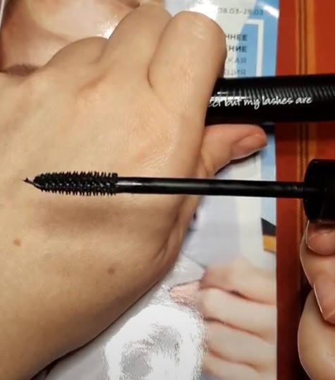 Удлиняющая тушь Long and Strong от Faberlic 