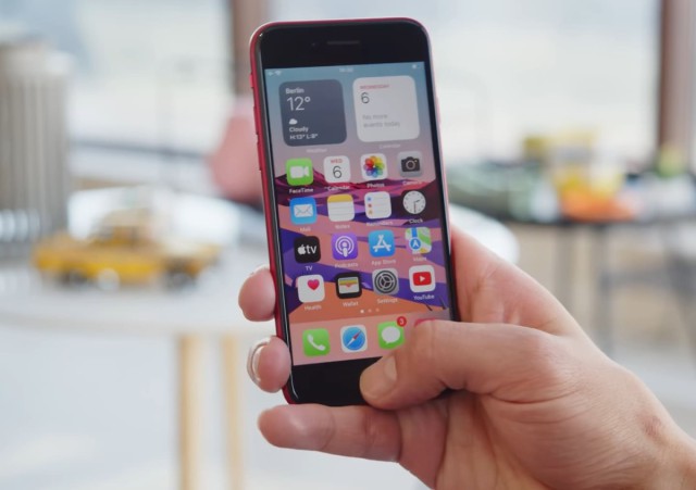Устаревший ещё до выхода iPhone SE 2022